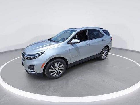Used 2022 Chevrolet Equinox Premier image 4