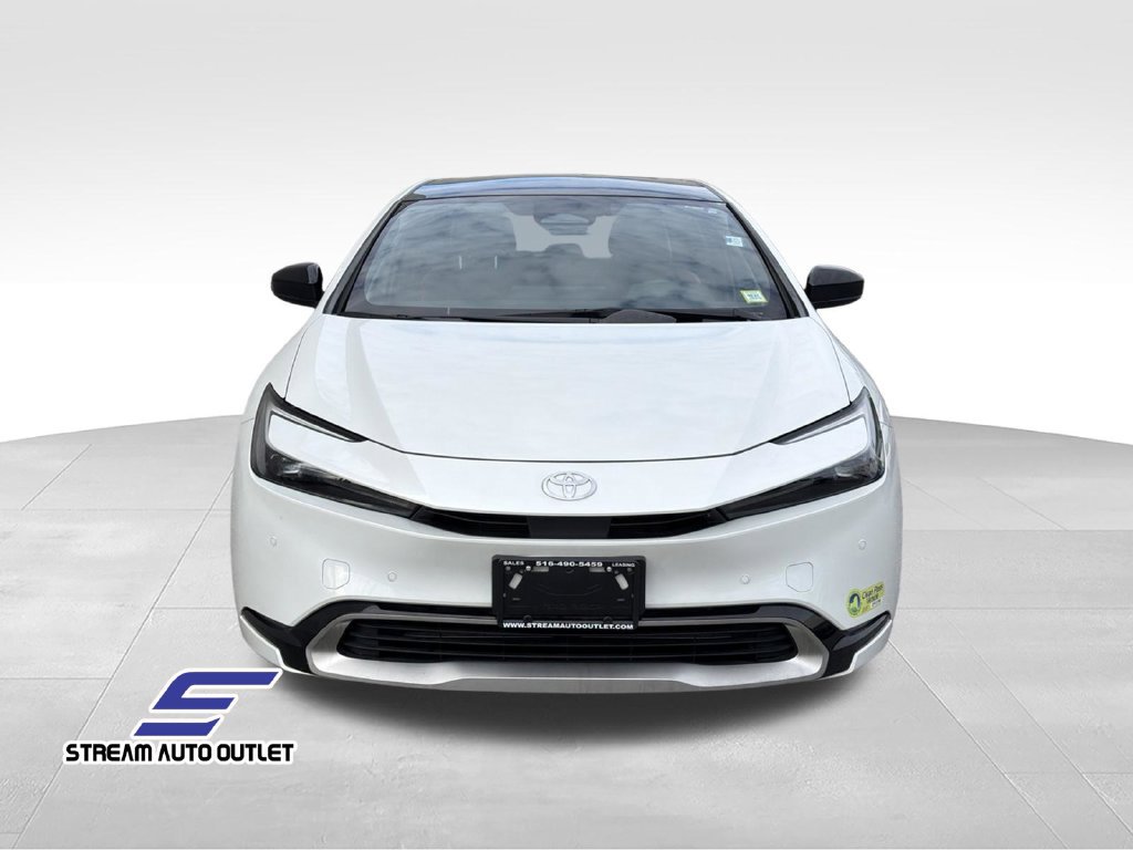 Used 2023 Toyota Prius Prime FWD image 2