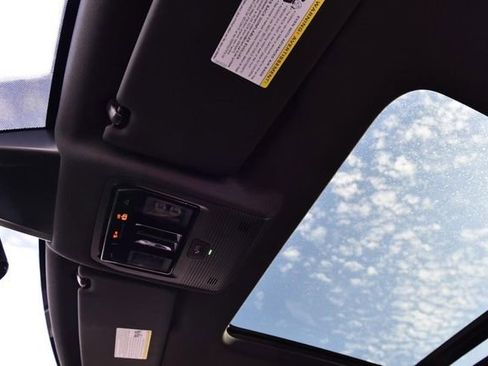 New 2026 Volkswagen Atlas Cross Sport SE image 21