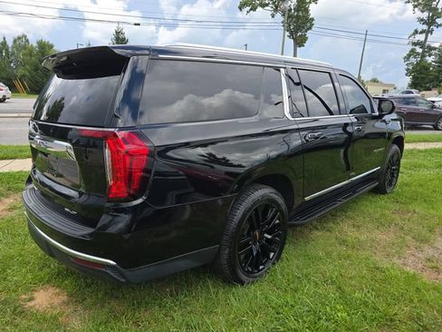 Used 2023 GMC Yukon XL SLT AWD/4WD image 2