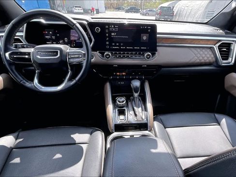 Used 2024 GMC Canyon Denali image 16