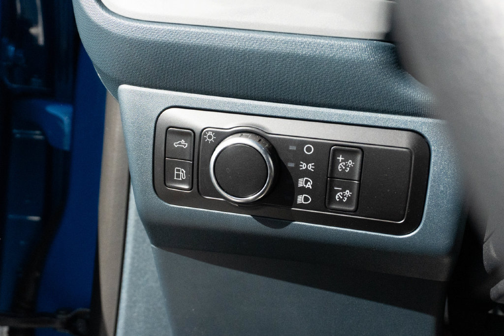 Used 2026 Ford Maverick XL FWD image 19