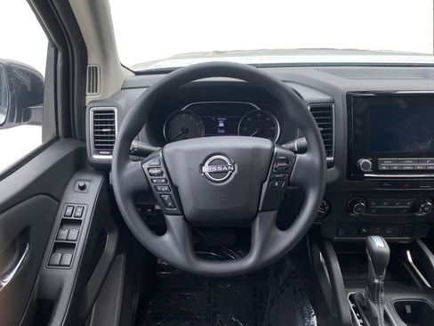 Certified 2023 Nissan Frontier SV w/ Technology Package AWD/4WD image 13