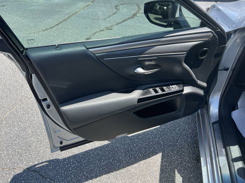 Used 2022 Lexus ES 350 F Sport w/ Accessory Package 2 FWD image 14