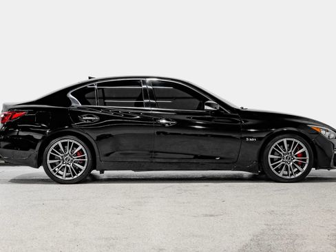Used 2018 INFINITI Q50 Red Sport 400 w/ Sensory Package (Sport) RWD image 5