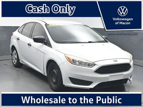 Used 2016 Ford Focus S FWD image 1