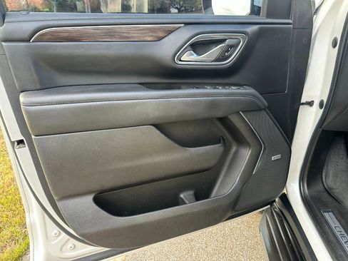 Used 2022 Chevrolet Tahoe LT w/ Luxury Package image 9