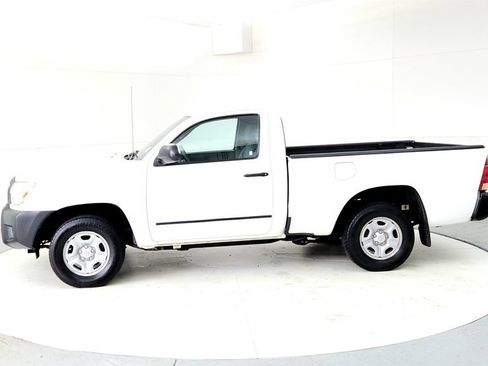 Used 2014 Toyota Tacoma 2WD Regular Cab image 3