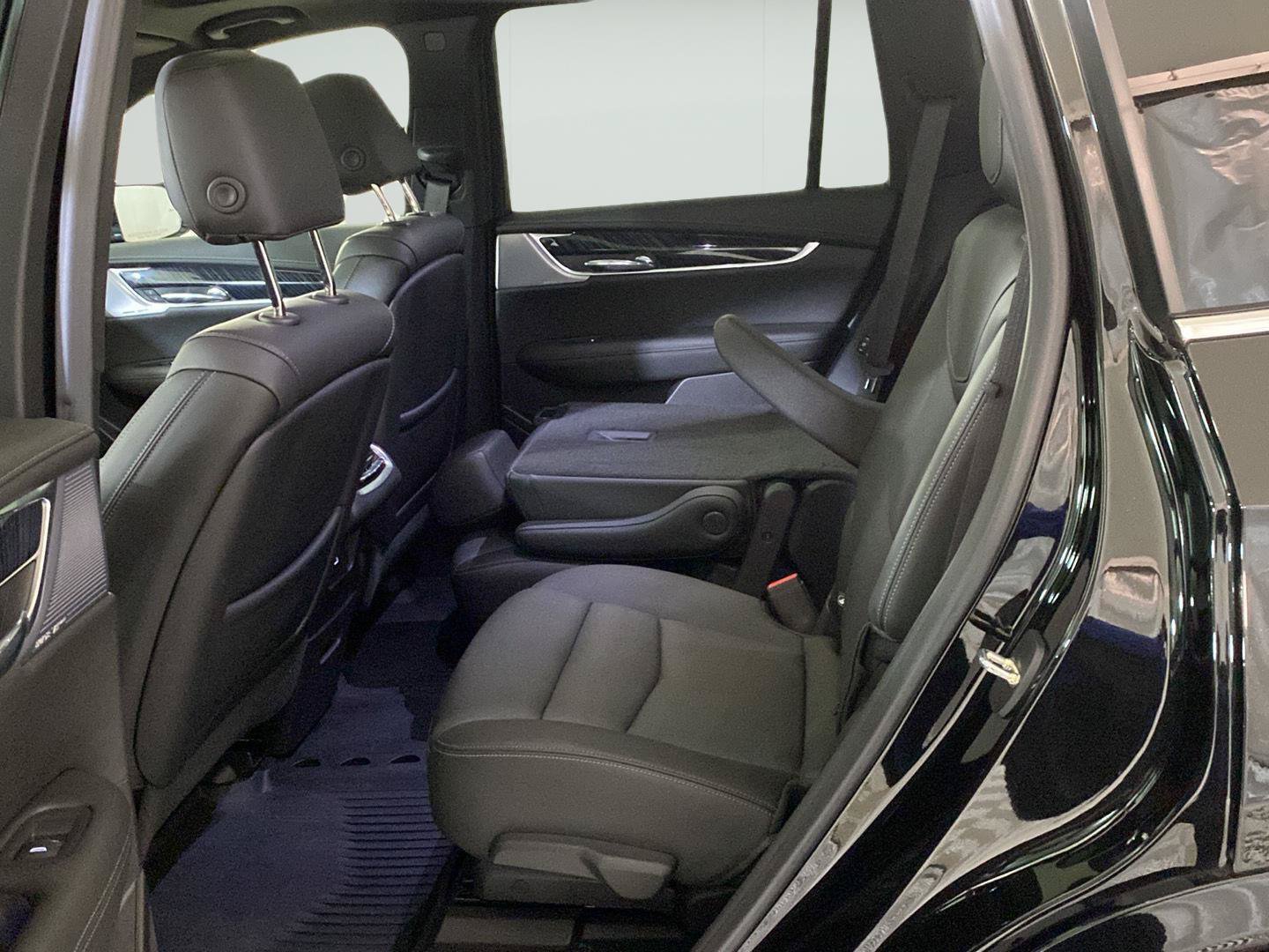Certified 2024 Cadillac XT6 Premium Luxury w/ LPO, Floor Liner Package AWD/4WD image 24