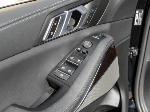 Used 2021 BMW X5 xDrive40i w/ Premium Package image 39