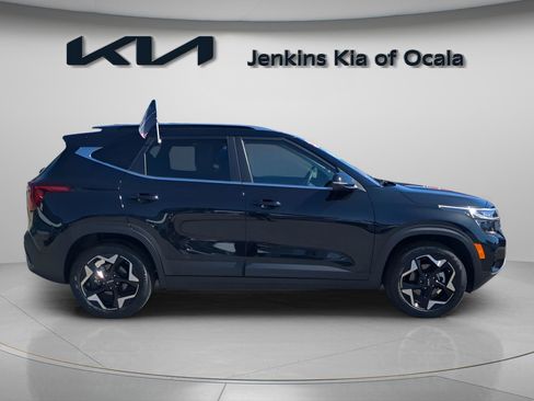 Certified 2025 Kia Seltos EX w/ EX Sunroof Package image 9