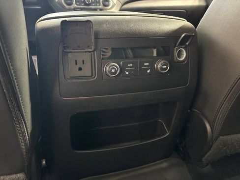 Used 2018 GMC Yukon XL SLT AWD/4WD image 47