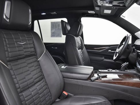 Used 2022 Cadillac Escalade Sport Platinum image 16