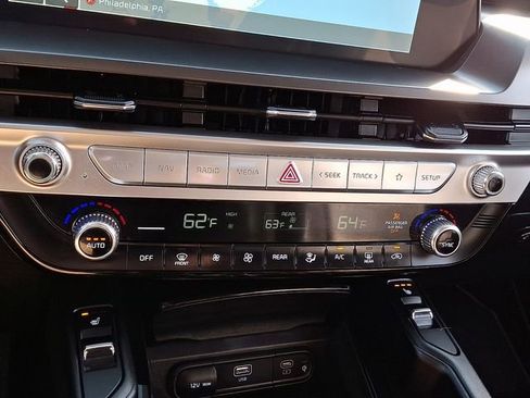 Used 2024 Kia Telluride S image 16