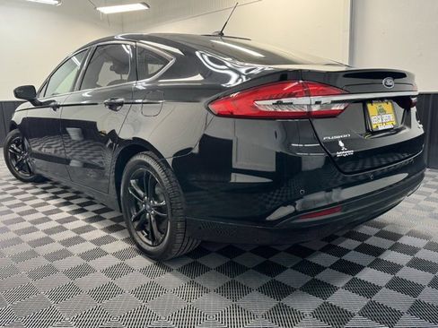 Used 2018 Ford Fusion SE w/ Fusion SE Technology Package image 5