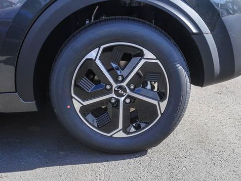 New 2026 Kia Niro LX FWD image 11