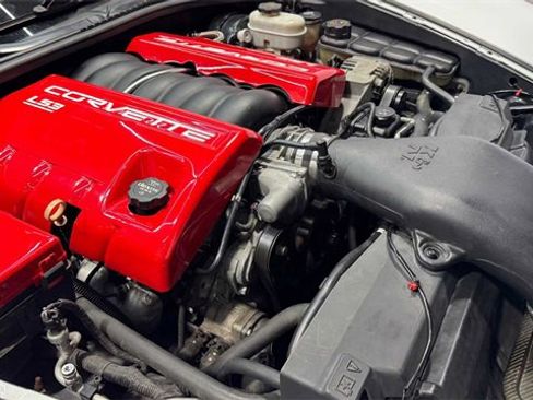 Used 2013 Chevrolet Corvette Convertible image 32