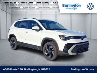 Certified 2025 Volkswagen Taos SE w/ Panoramic Sunroof Package video 1