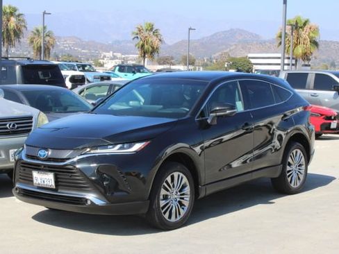 Used 2024 Toyota Venza Limited AWD/4WD image 3