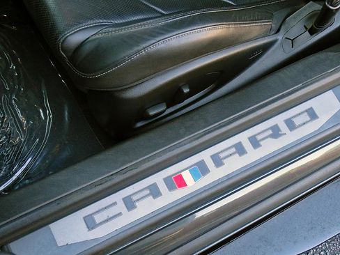 Used 2016 Chevrolet Camaro SS RWD image 20