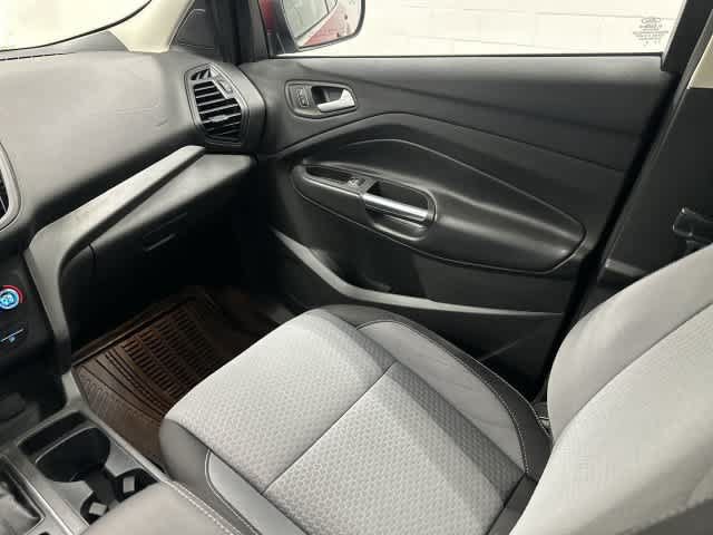 Used 2017 Ford Escape SE w/ Equipment Group 201A FWD image 13