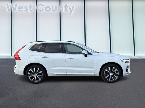 Certified 2022 Volvo XC60 B5 Momentum w/ Advanced Package image 2