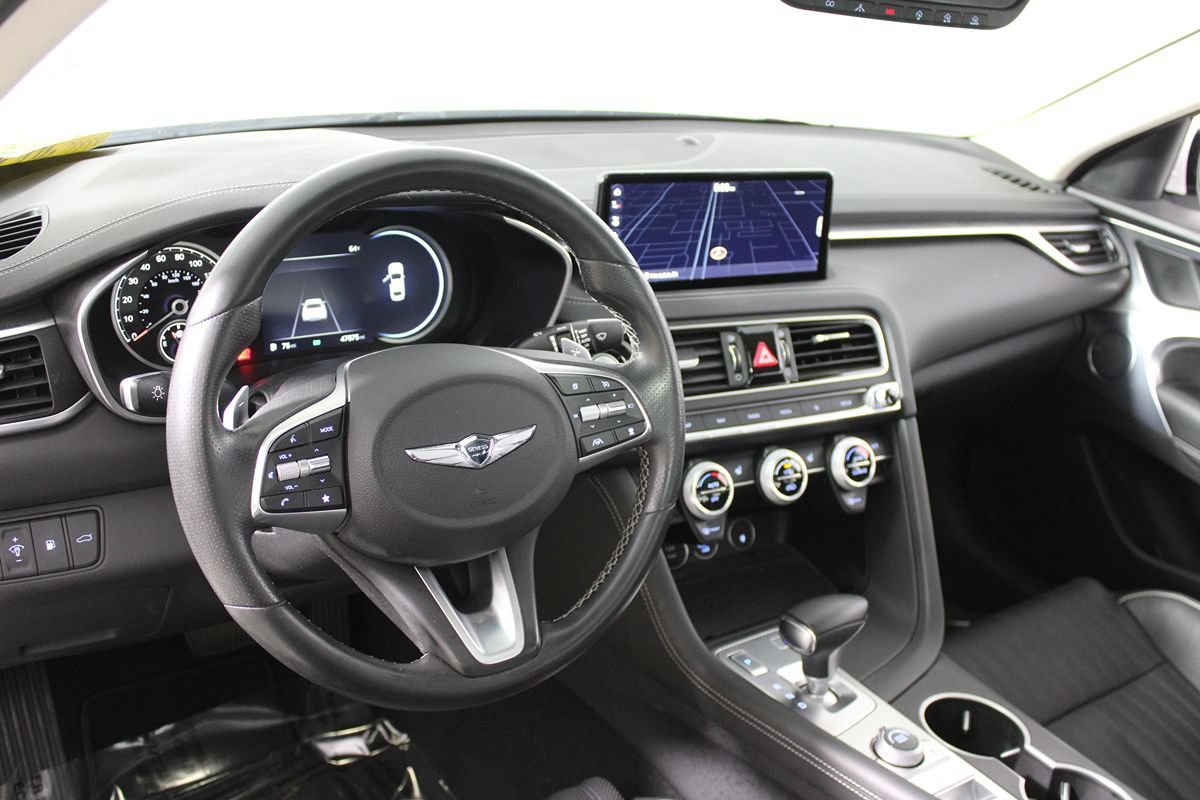 Used 2022 Genesis G70 2.0T w/ Prestige Package RWD image 5