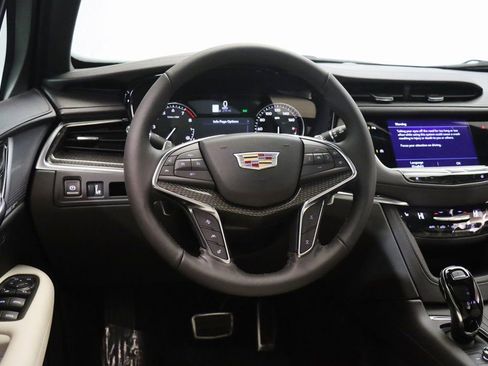 Certified 2023 Cadillac XT5 Sportv AWD/4WD image 15