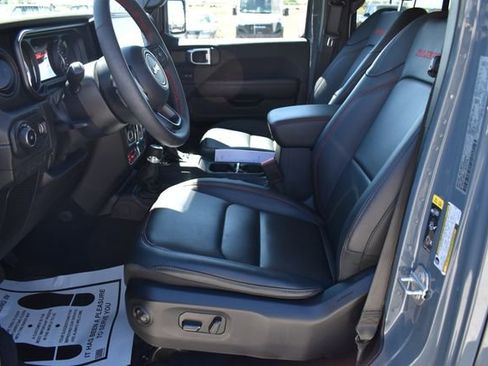 Used 2024 Jeep Wrangler Unlimited Rubicon w/ Convenience Group AWD/4WD image 15