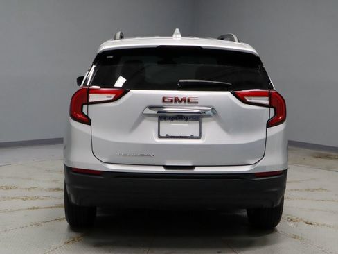 Used 2022 GMC Terrain SLE w/ Driver Convenience Package FWD image 11