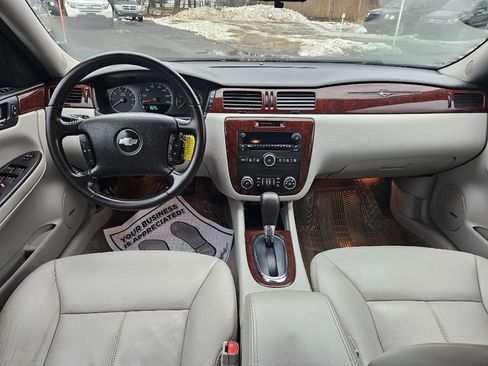 Used 2009 Chevrolet Impala LT w/ Luxury Edition Package image 8