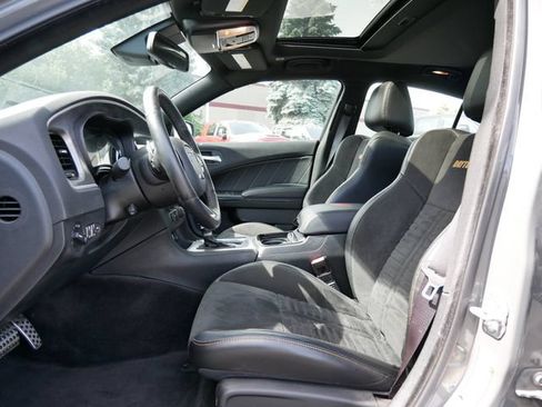 Used 2017 Dodge Charger R/T RWD image 13