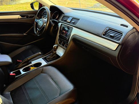 Used 2019 Volkswagen Passat 2.0T Wolfsburg image 23