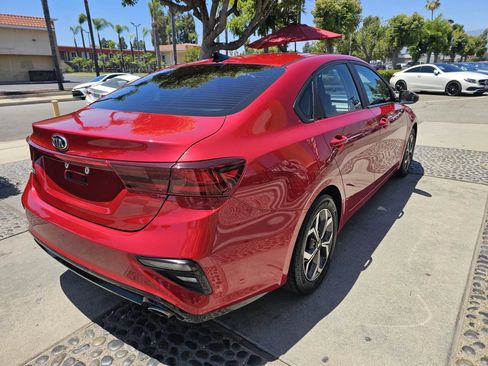 Used 2019 Kia Forte LXS FWD image 5