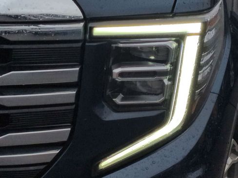 Used 2022 GMC Sierra 1500 SLT image 11