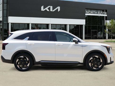 Certified 2025 Kia Sorento EX w/ EX Panoramic Sunroof Package AWD/4WD image 6