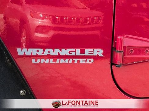 Used 2010 Jeep Wrangler Unlimited Sahara w/ Dual Top Group image 10