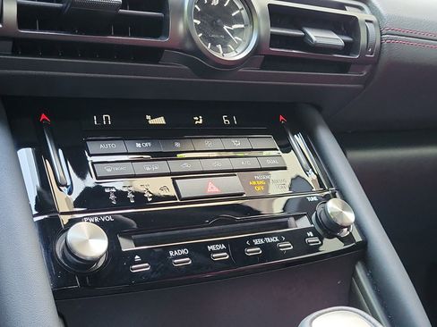 Certified 2025 Lexus IS 350 F Sport image 27