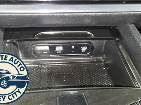 Used 2023 Kia Sportage EX w/ EX Premium Package image 16