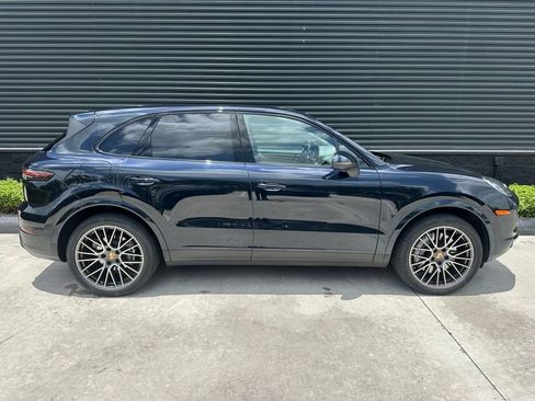 Certified 2023 Porsche Cayenne AWD/4WD image 10