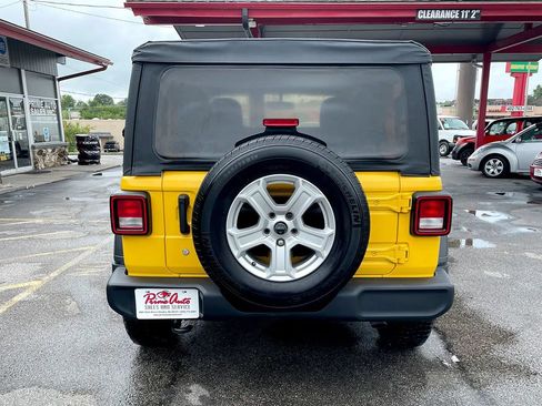 Used 2019 Jeep Wrangler Sport AWD/4WD image 5