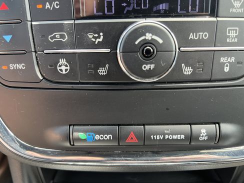 Used 2019 Dodge Grand Caravan GT w/ Safety Sphere Group FWD image 15