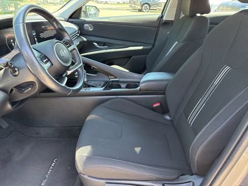 Used 2023 Hyundai Elantra SEL w/ Convenience Package FWD image 20