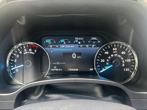 Used 2019 Ford F150 Lariat w/ Equipment Group 502A Luxury AWD/4WD image 14
