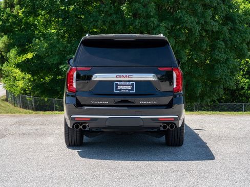 Used 2024 GMC Yukon Denali w/ Advanced Technology Package AWD/4WD image 6