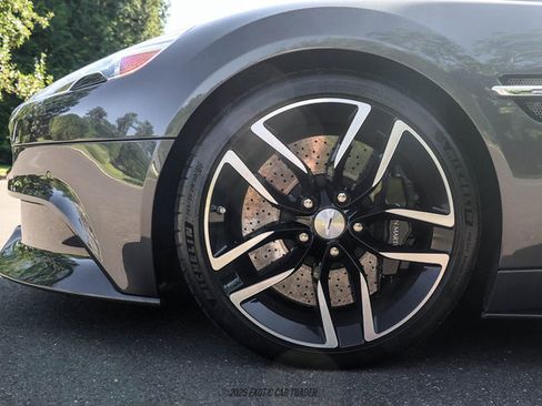 Used 2015 Aston Martin Vanquish Coupe RWD image 55
