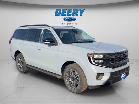 Used 2026 Ford Expedition Active image 1