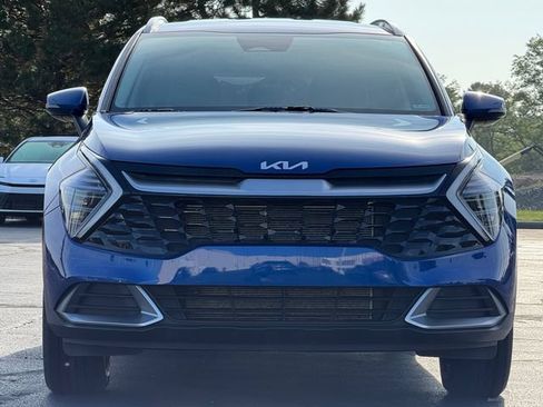 Used 2025 Kia Sportage EX AWD/4WD image 9