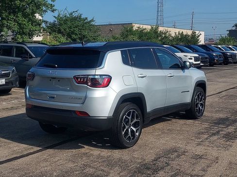 Used 2026 Jeep Compass Limited AWD/4WD image 7