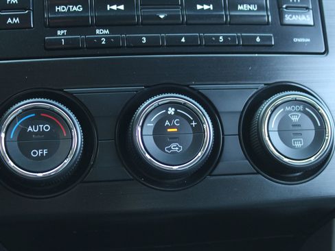 Used 2014 Subaru Forester 2.5i Limited image 32